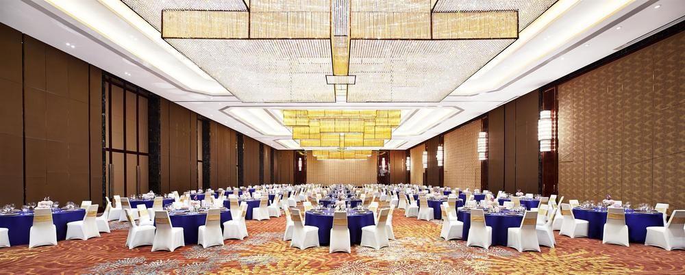 Sheraton Grand Zhengzhou Hotel Bagian luar foto