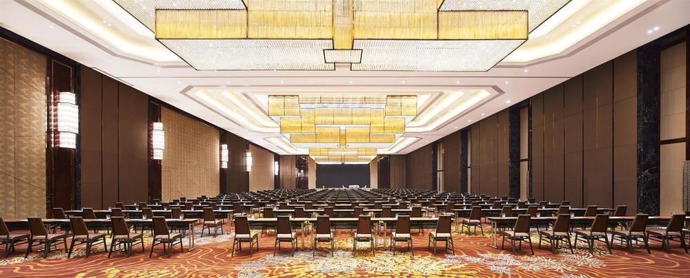 Sheraton Grand Zhengzhou Hotel Bagian luar foto