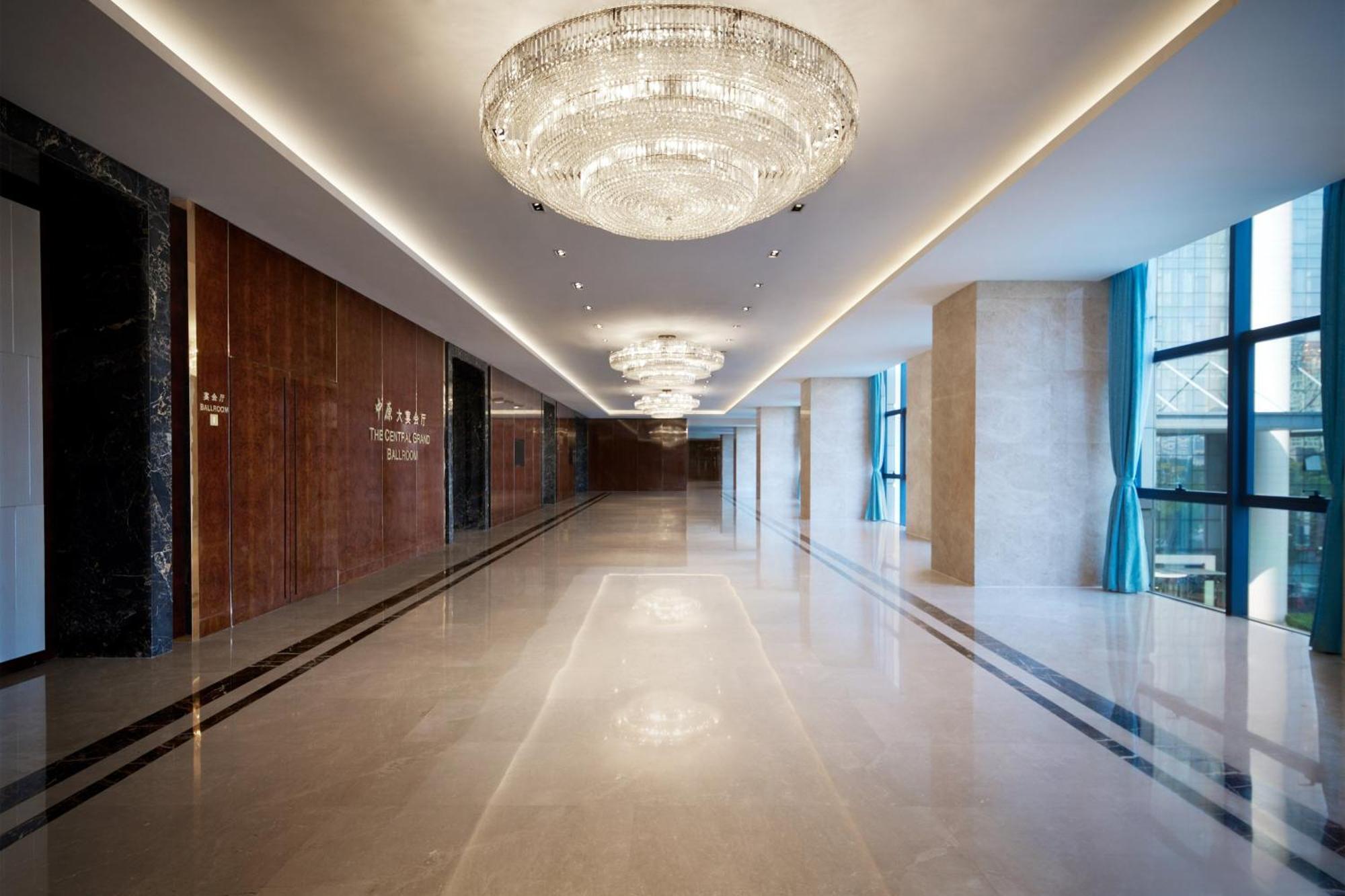 Sheraton Grand Zhengzhou Hotel Bagian luar foto