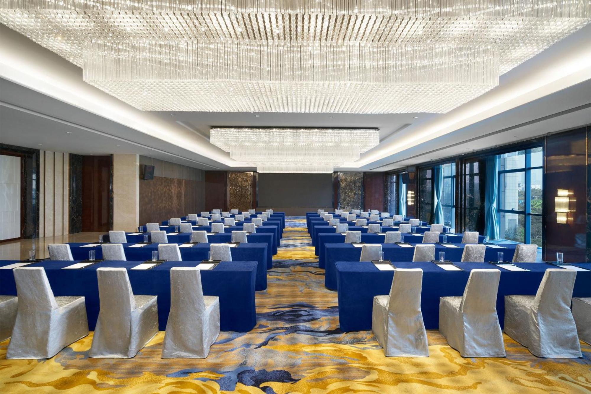 Sheraton Grand Zhengzhou Hotel Bagian luar foto