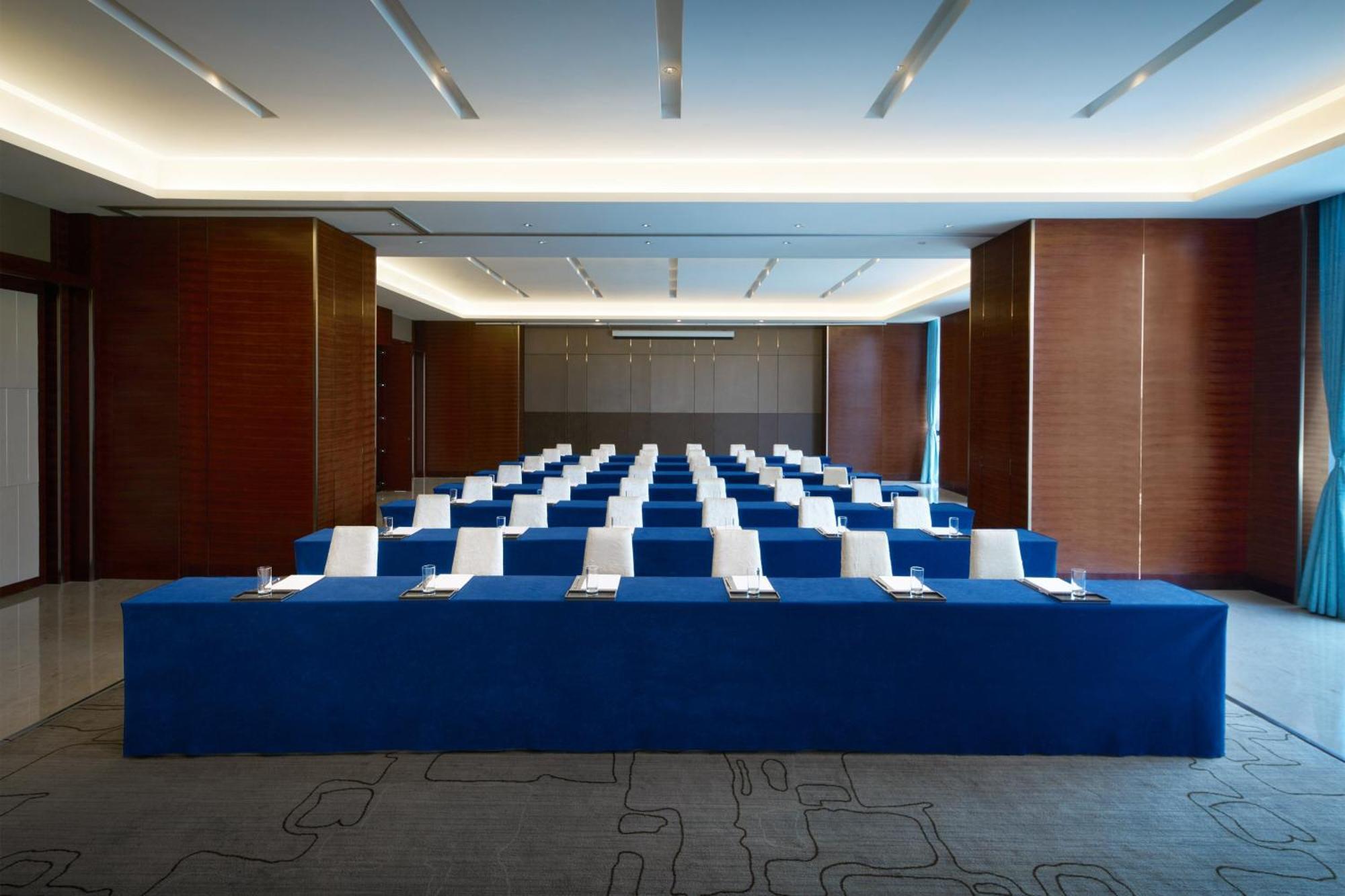 Sheraton Grand Zhengzhou Hotel Bagian luar foto