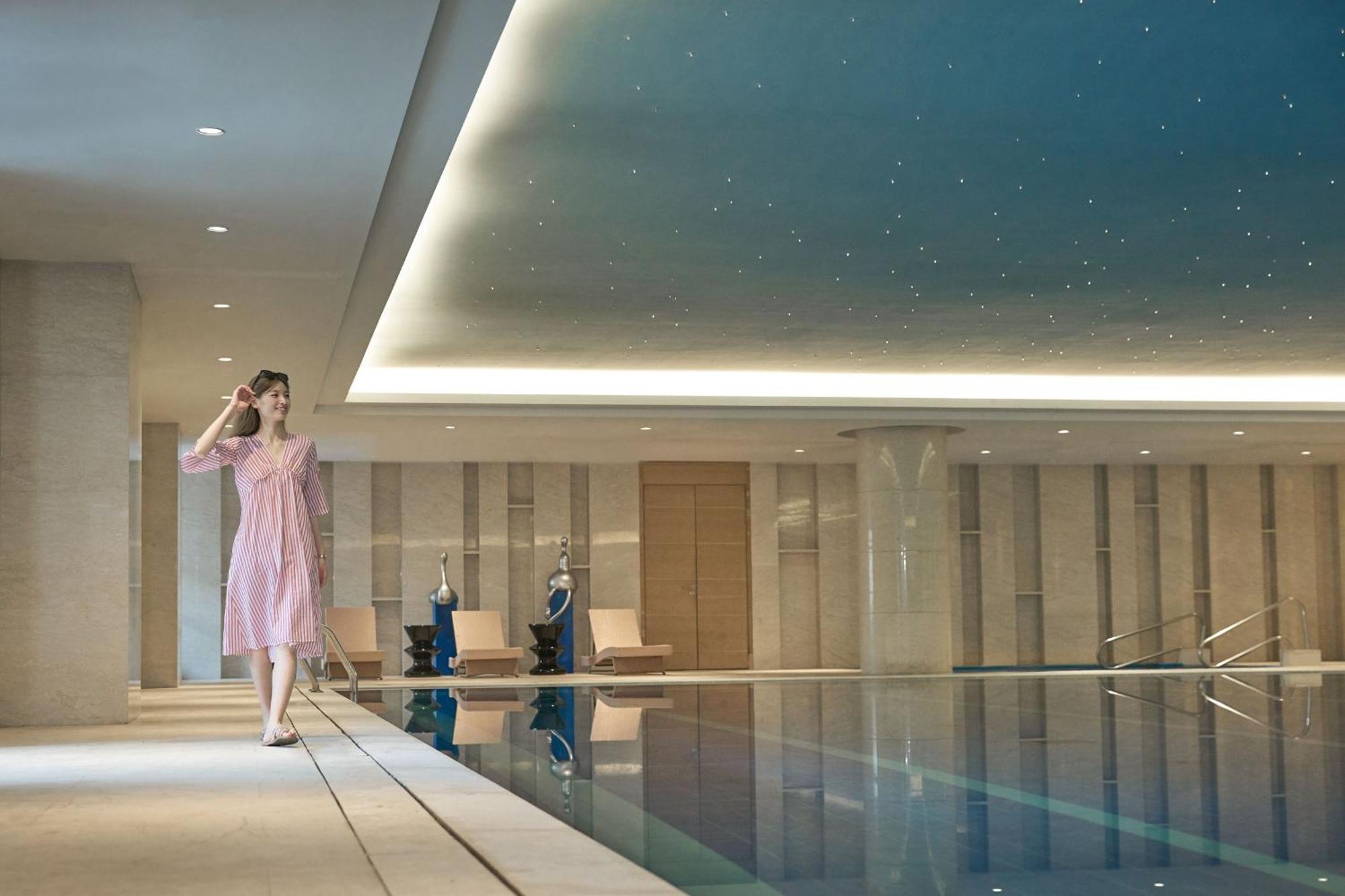 Sheraton Grand Zhengzhou Hotel Bagian luar foto