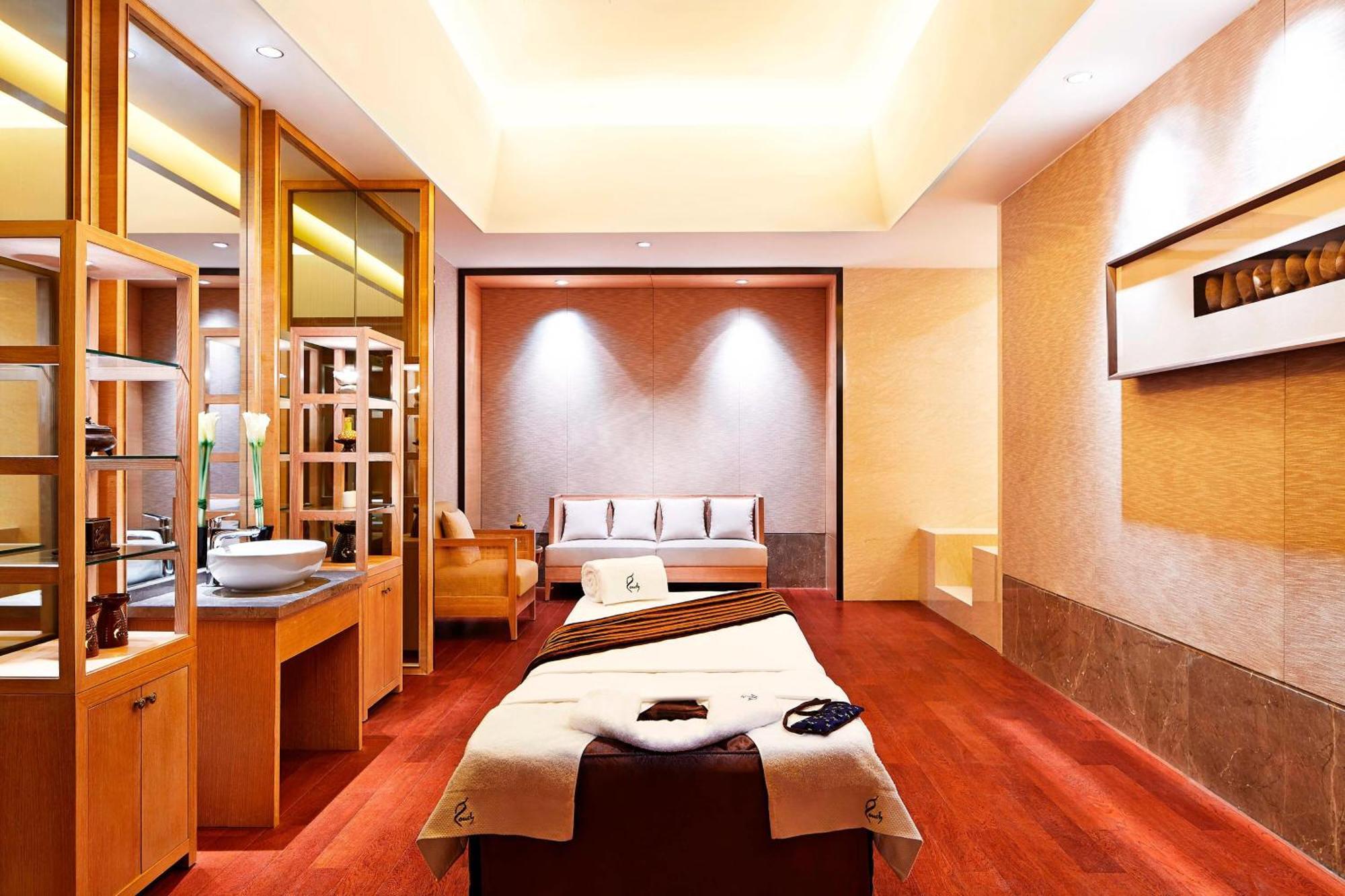 Sheraton Grand Zhengzhou Hotel Bagian luar foto