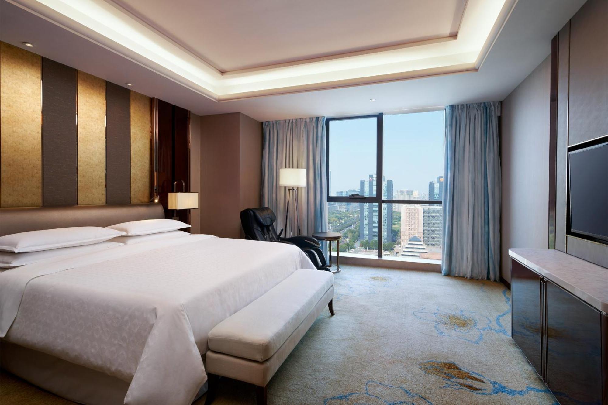 Sheraton Grand Zhengzhou Hotel Bagian luar foto