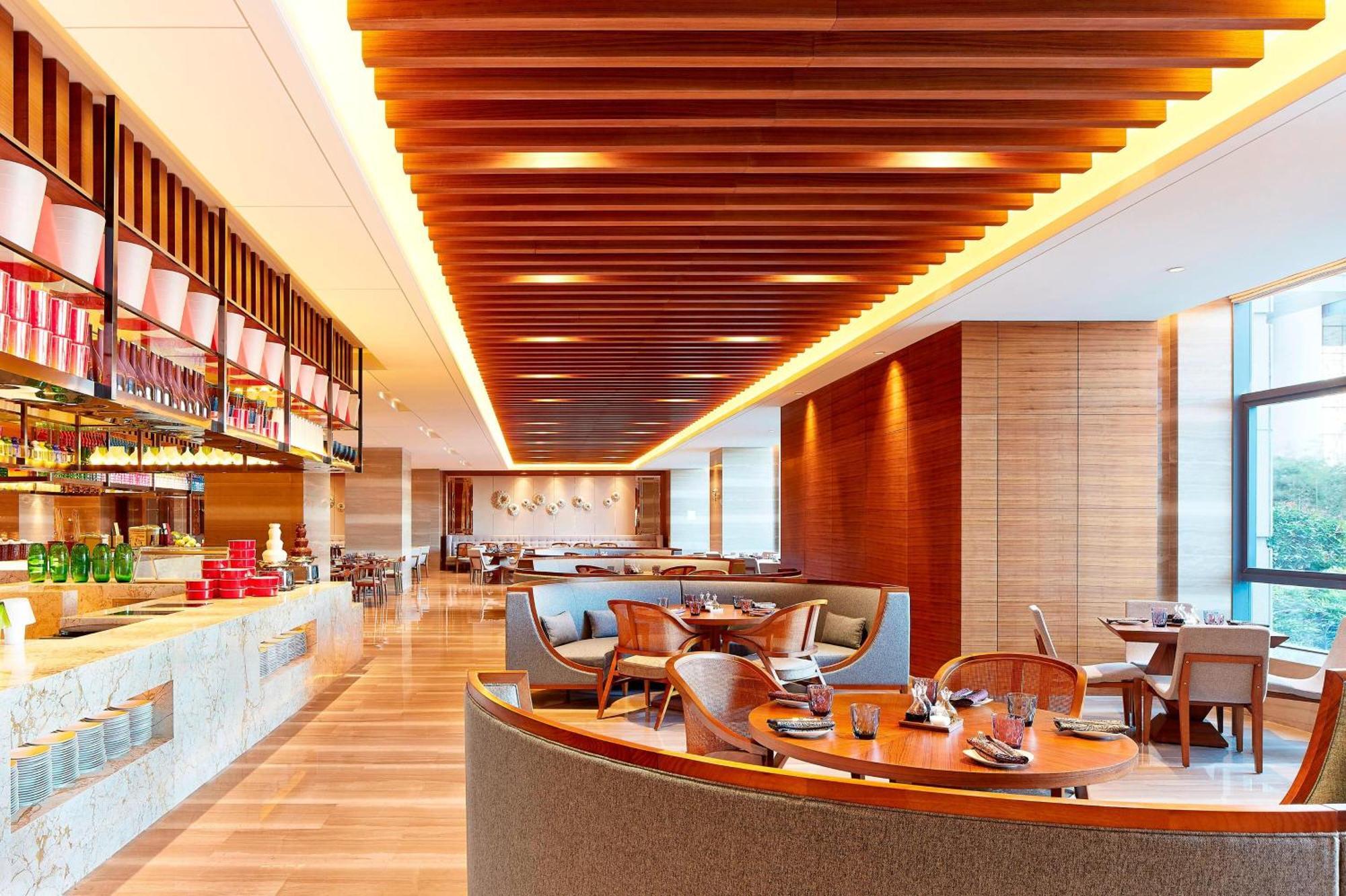 Sheraton Grand Zhengzhou Hotel Bagian luar foto