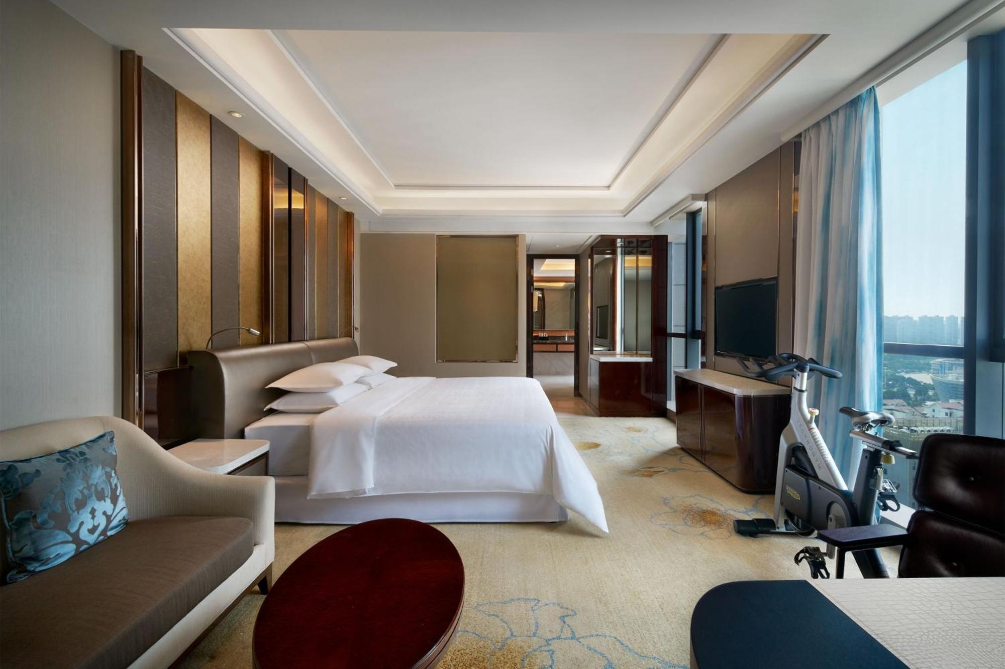Sheraton Grand Zhengzhou Hotel Bagian luar foto