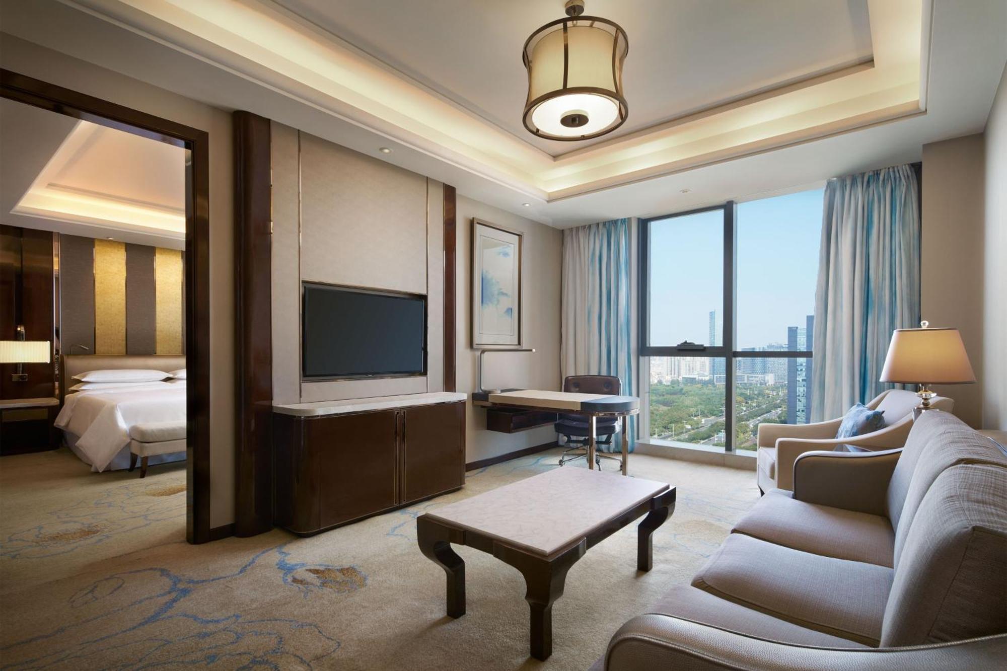 Sheraton Grand Zhengzhou Hotel Bagian luar foto