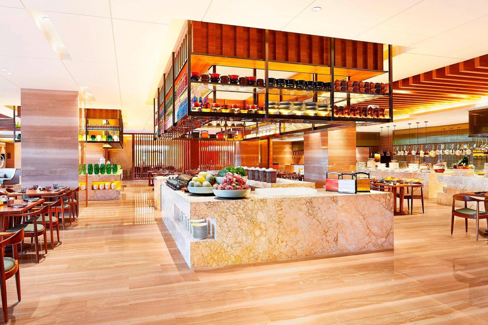 Sheraton Grand Zhengzhou Hotel Bagian luar foto