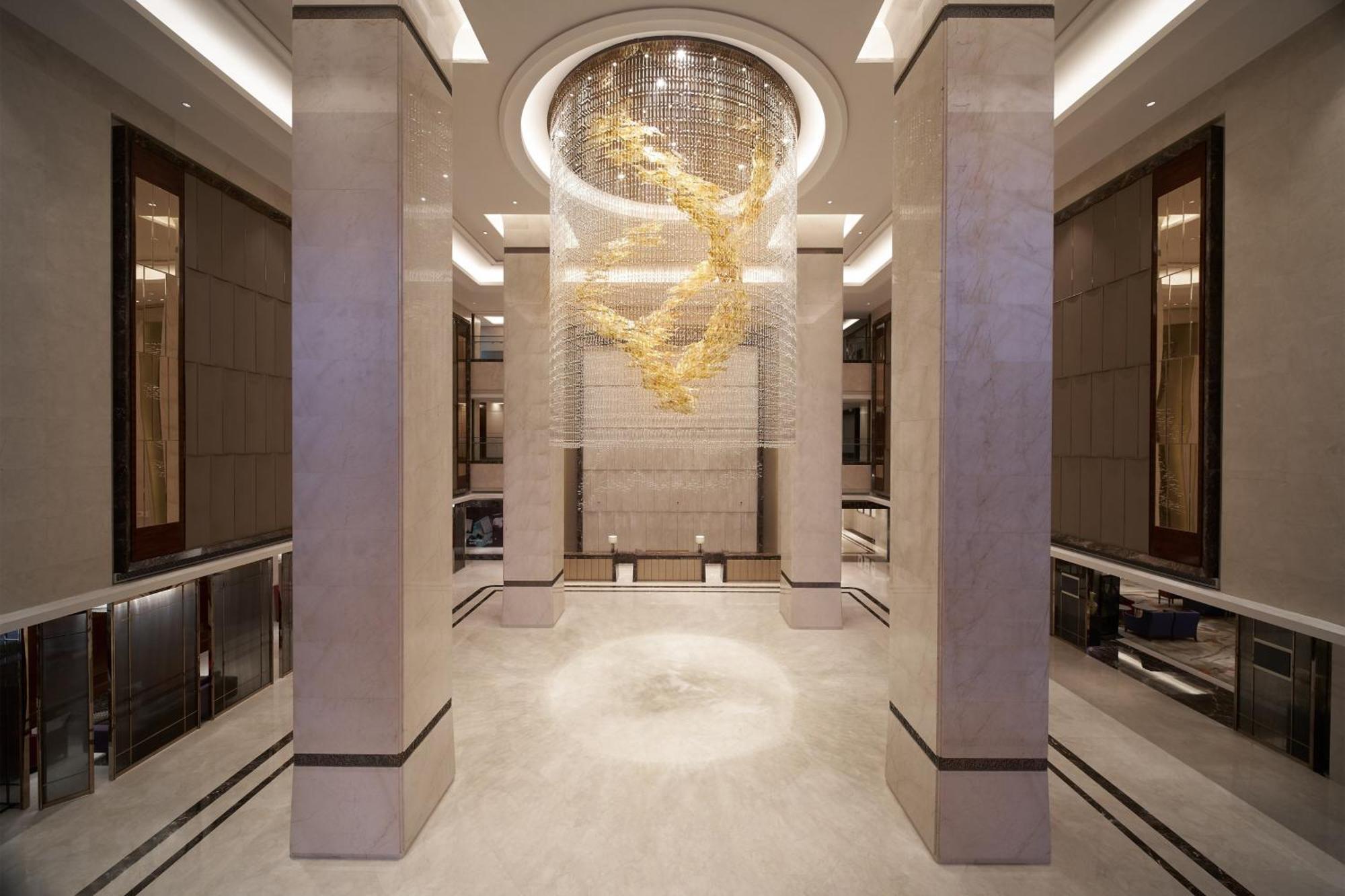 Sheraton Grand Zhengzhou Hotel Bagian luar foto