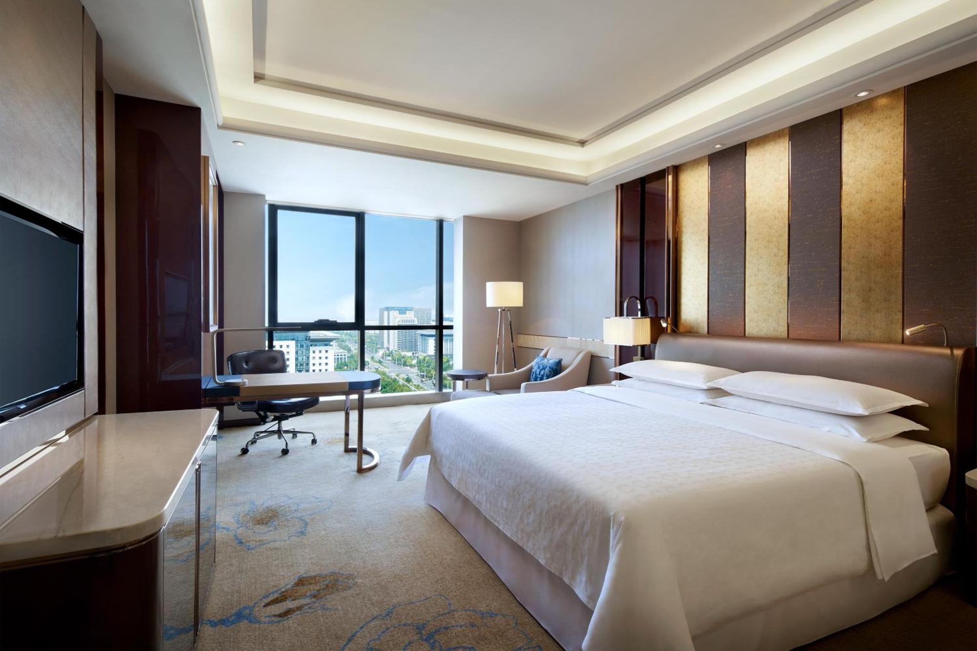 Sheraton Grand Zhengzhou Hotel Bagian luar foto