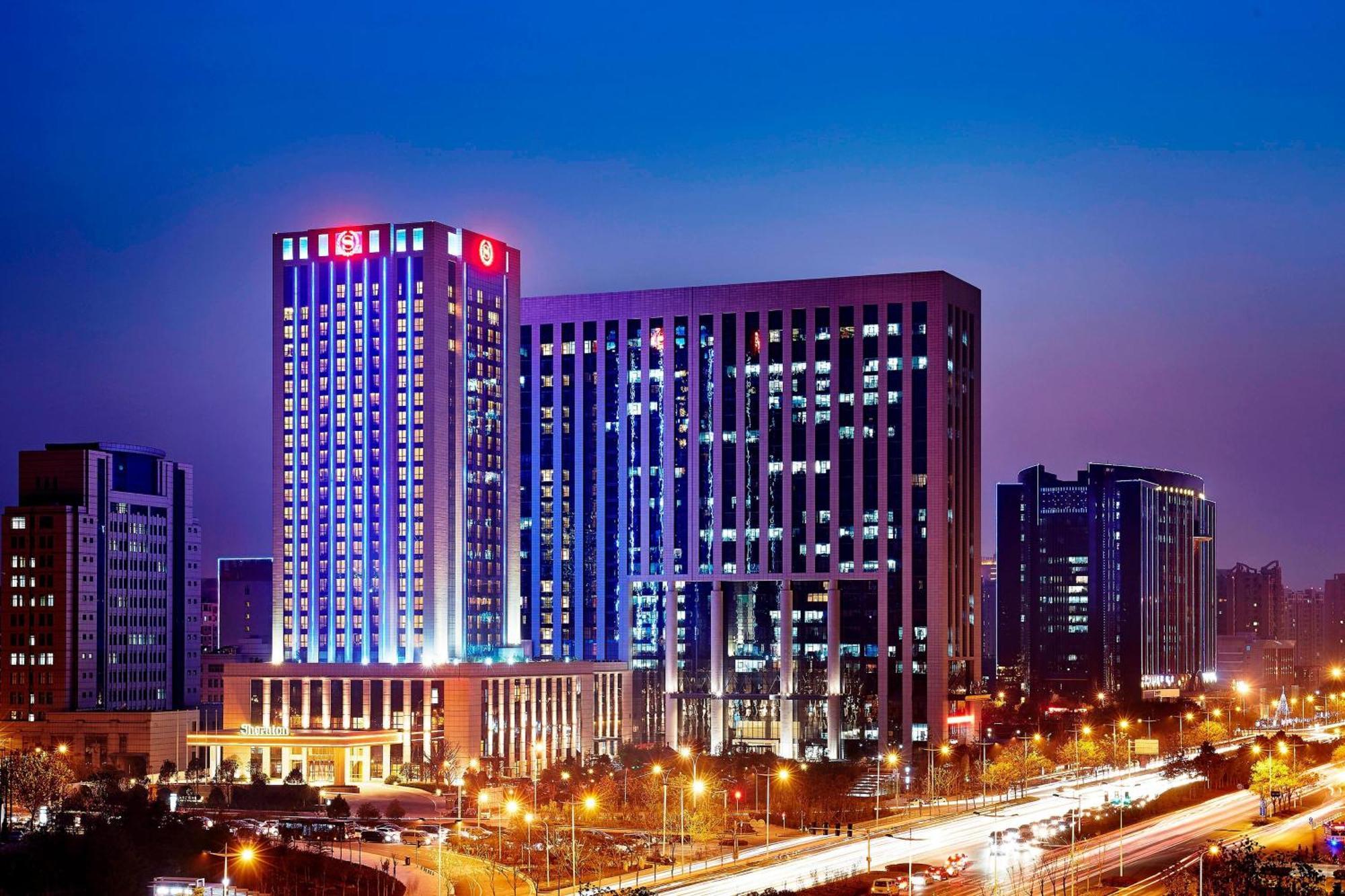 Sheraton Grand Zhengzhou Hotel Bagian luar foto