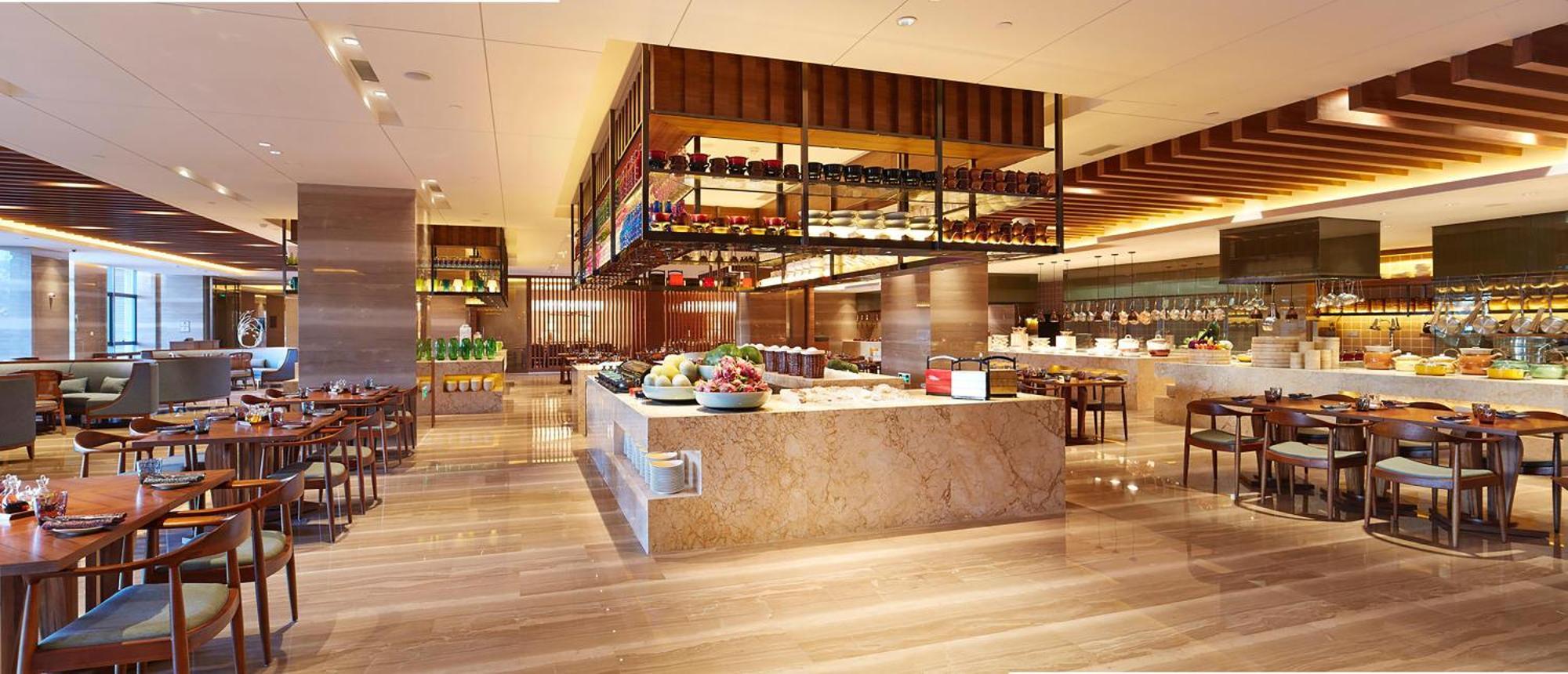 Sheraton Grand Zhengzhou Hotel Bagian luar foto
